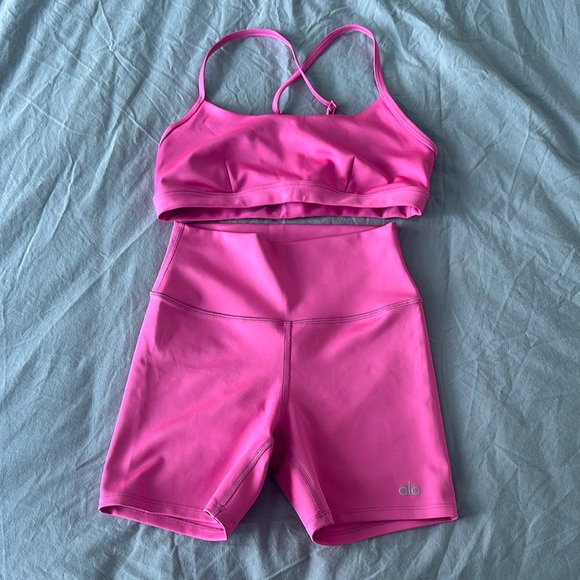 ALO Yoga Pink Women's Shorts - Picture 2 of 6